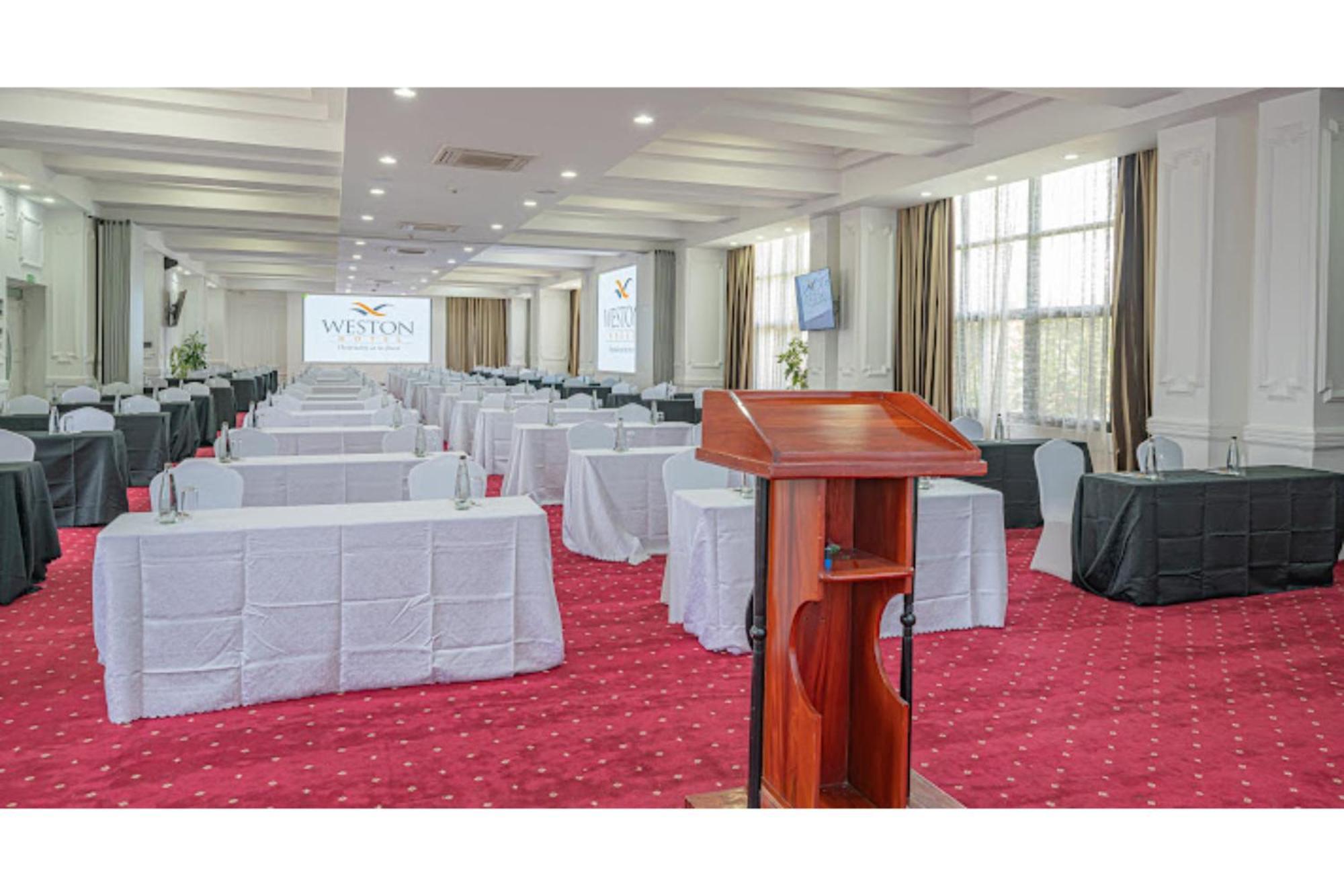 Weston Hotel Nairobi Exterior foto